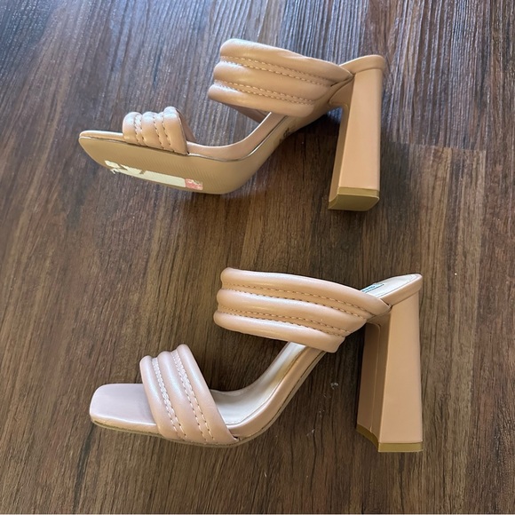 Steve Madden Tahani Nude Block Heel Size 7.5 - Picture 2 of 10
